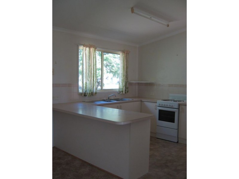 503 Esplanade, Urangan QLD 4655