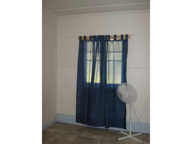 2/586 Esplanade, Urangan QLD 4655