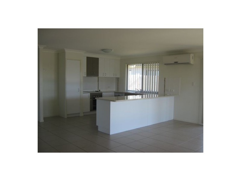 14 Bounty Cct, Eli Waters QLD 4655