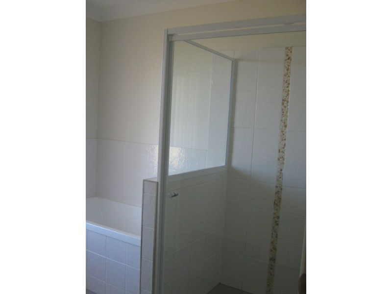 14 Bounty Cct, Eli Waters QLD 4655