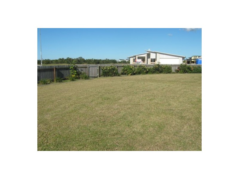 14 Bounty Cct, Eli Waters QLD 4655