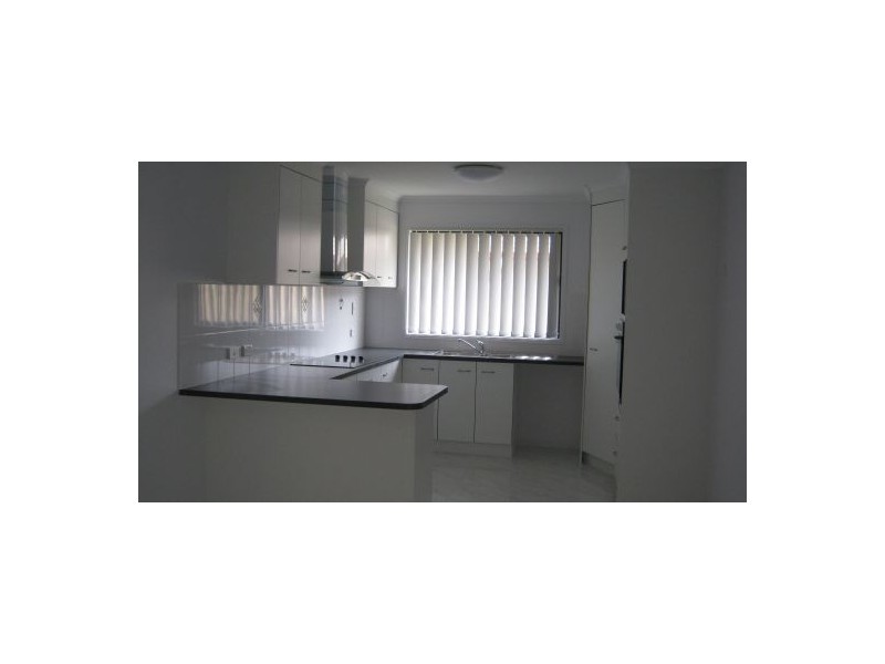 102 EMERALD PARK WAY, Urangan QLD 4655