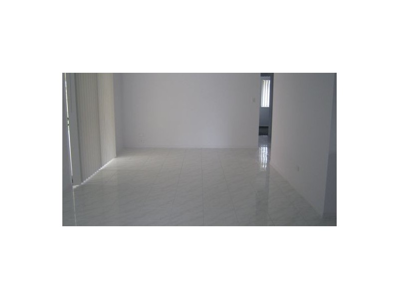 102 EMERALD PARK WAY, Urangan QLD 4655