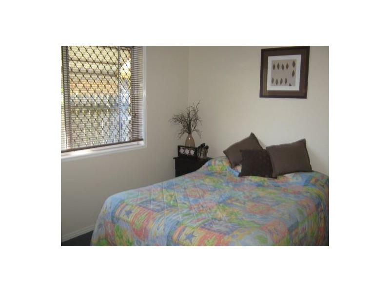 8 Brampton, Kawungan QLD 4655