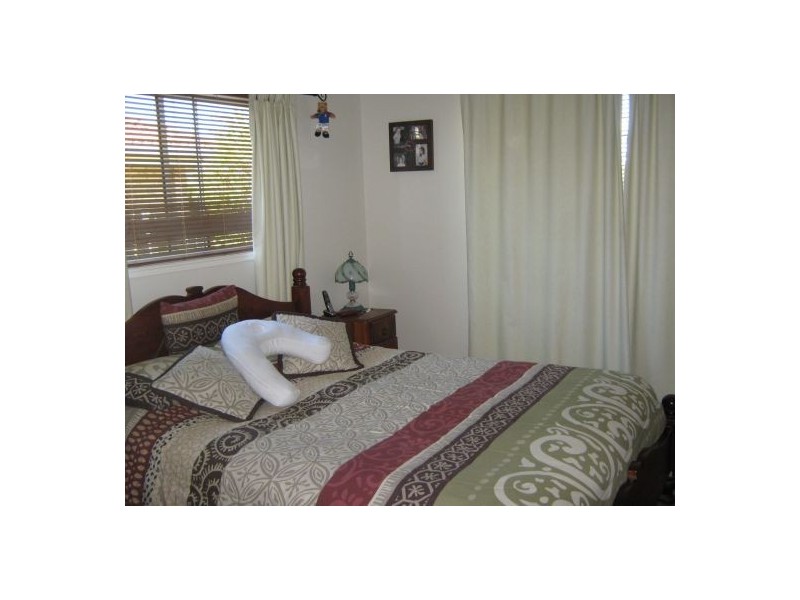 8 Brampton, Kawungan QLD 4655