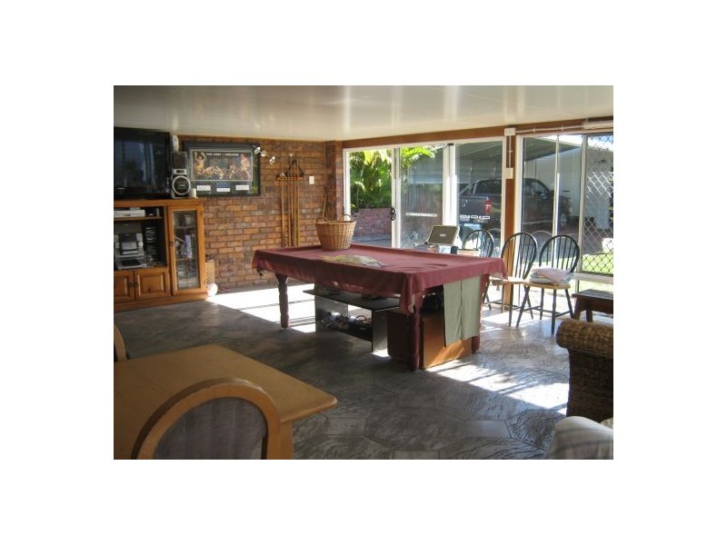 8 Brampton, Kawungan QLD 4655