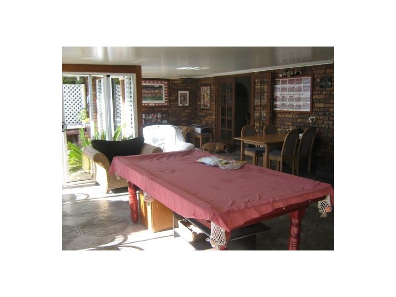 8 Brampton, Kawungan QLD 4655