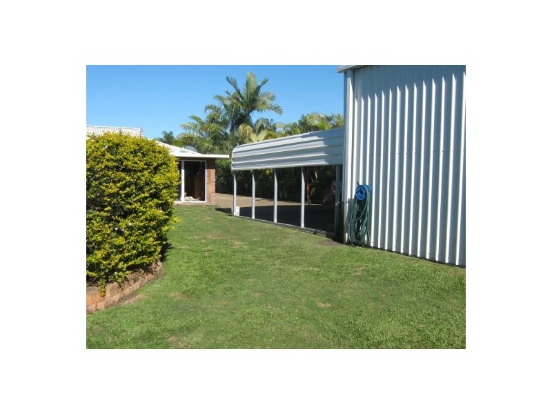 8 Brampton, Kawungan QLD 4655