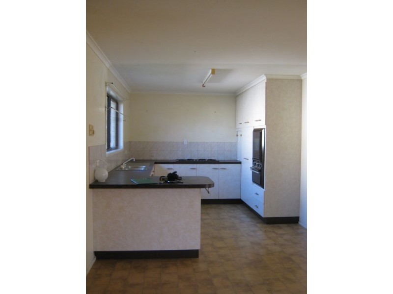 126 Elizabeth Street, Urangan QLD 4655