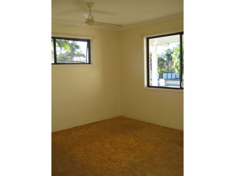 126 Elizabeth Street, Urangan QLD 4655