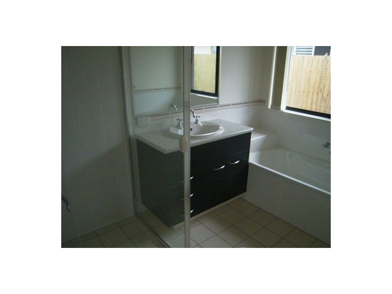 8 Endeavour Way, Eli Waters QLD 4655