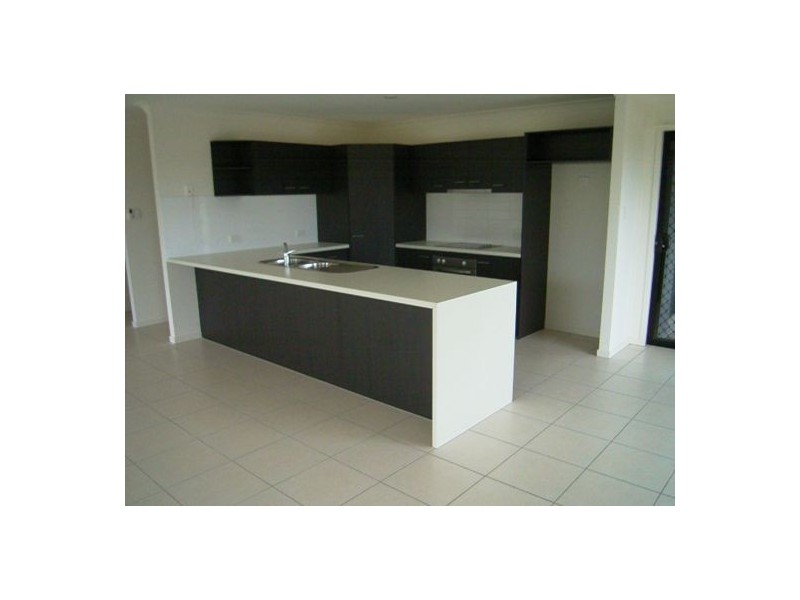 8 Endeavour Way, Eli Waters QLD 4655