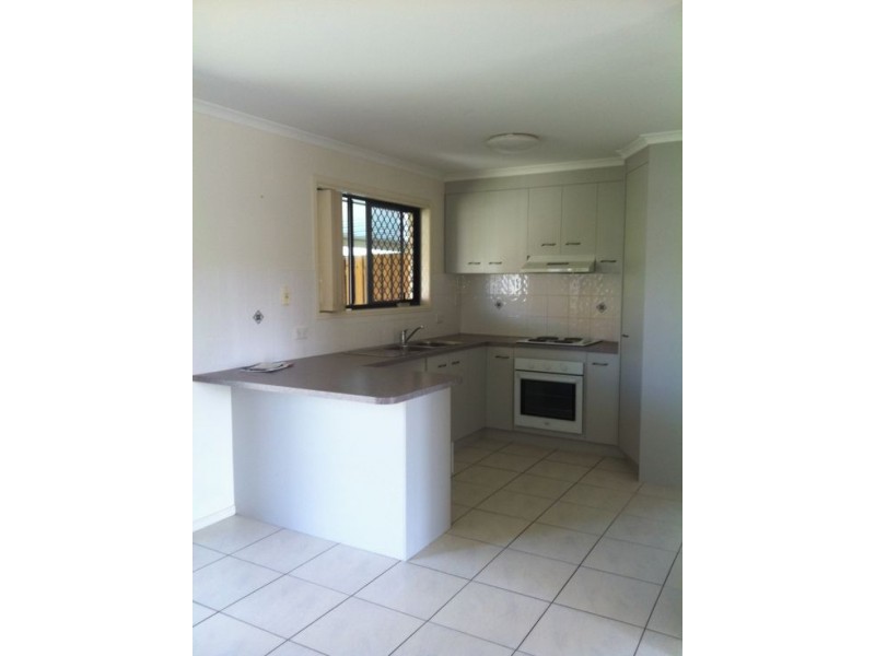 2/9 Gunsynd Way, Point Vernon QLD 4655