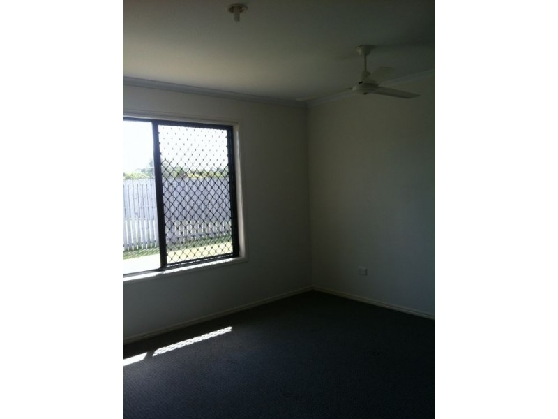 2/9 Gunsynd Way, Point Vernon QLD 4655