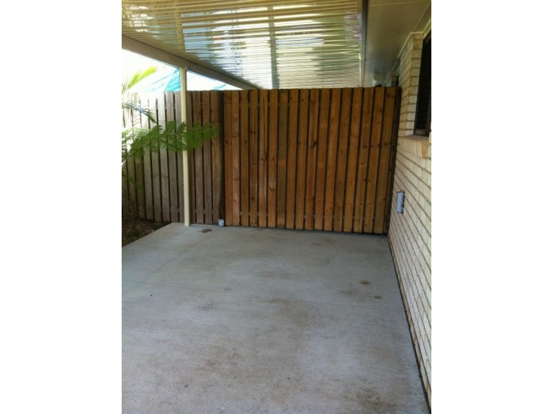 2/9 Gunsynd Way, Point Vernon QLD 4655