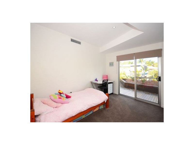 4 Johnston Boulevard, Urraween QLD 4655