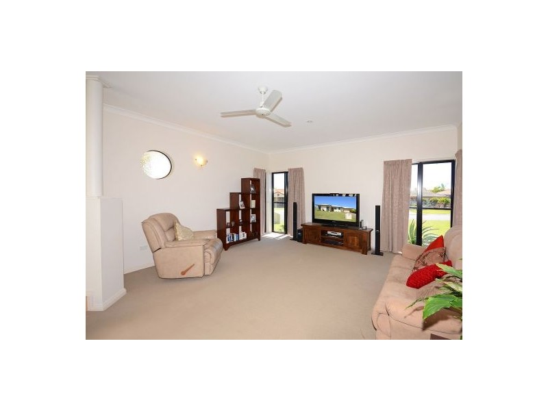 14 Pohlman, Scarness QLD 4655