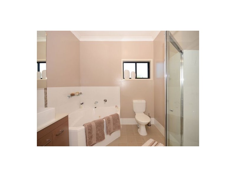 14 Pohlman, Scarness QLD 4655