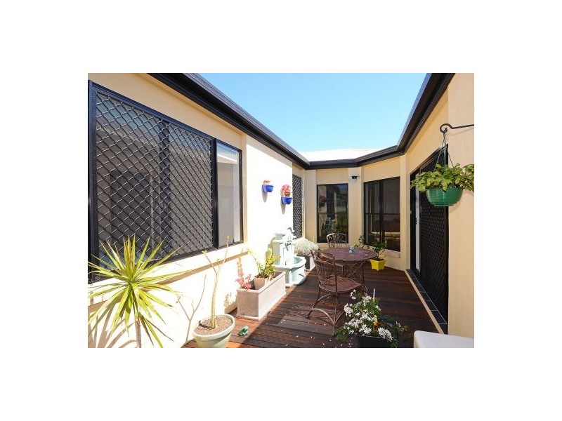 14 Pohlman, Scarness QLD 4655