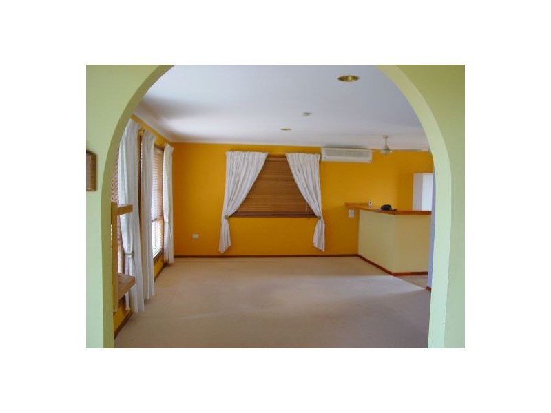 6 Preston Street,, Point Vernon QLD 4655