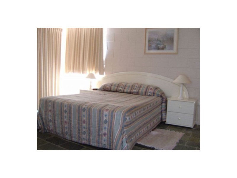 1/471 Esplanade, Torquay QLD 4655