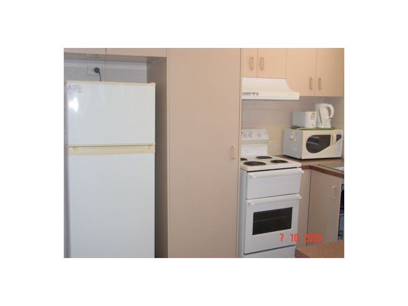 1/471 Esplanade, Torquay QLD 4655