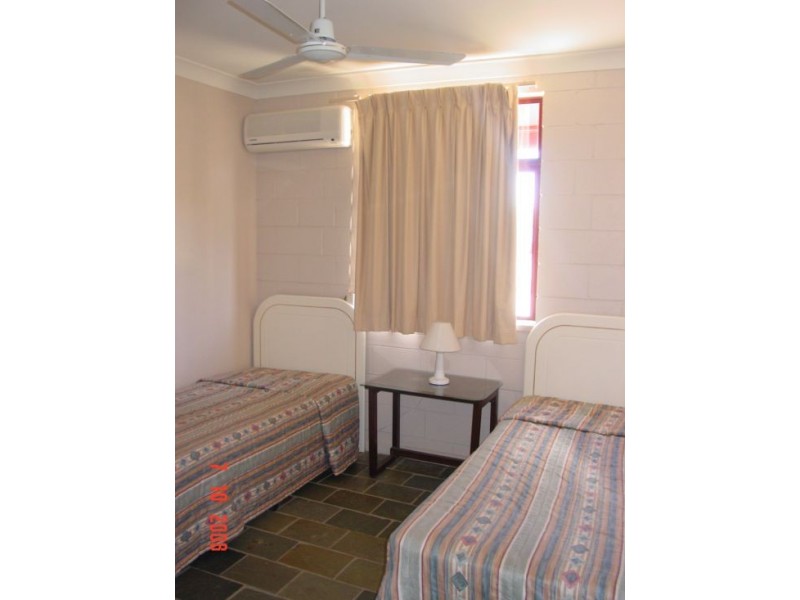 1/471 Esplanade, Torquay QLD 4655