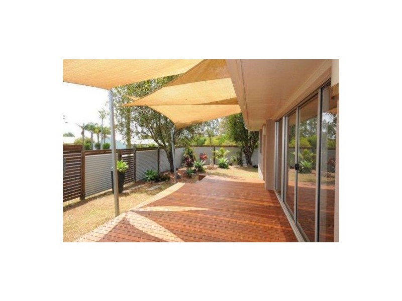 2 Johnston Boulevard, Urraween QLD 4655
