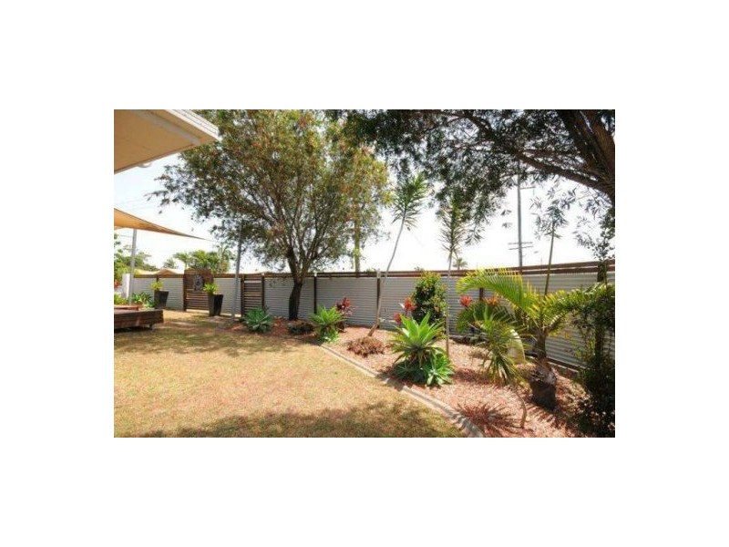 2 Johnston Boulevard, Urraween QLD 4655