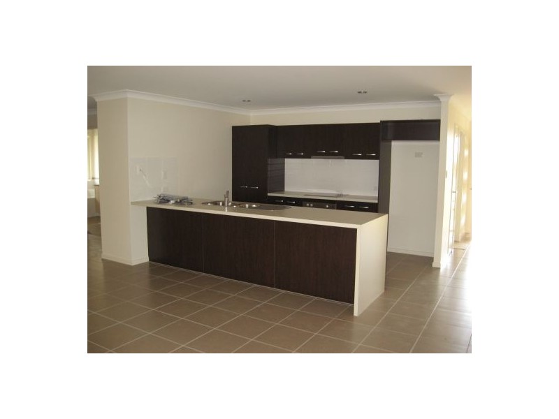 6 Endeavour Way, Eli Waters QLD 4655