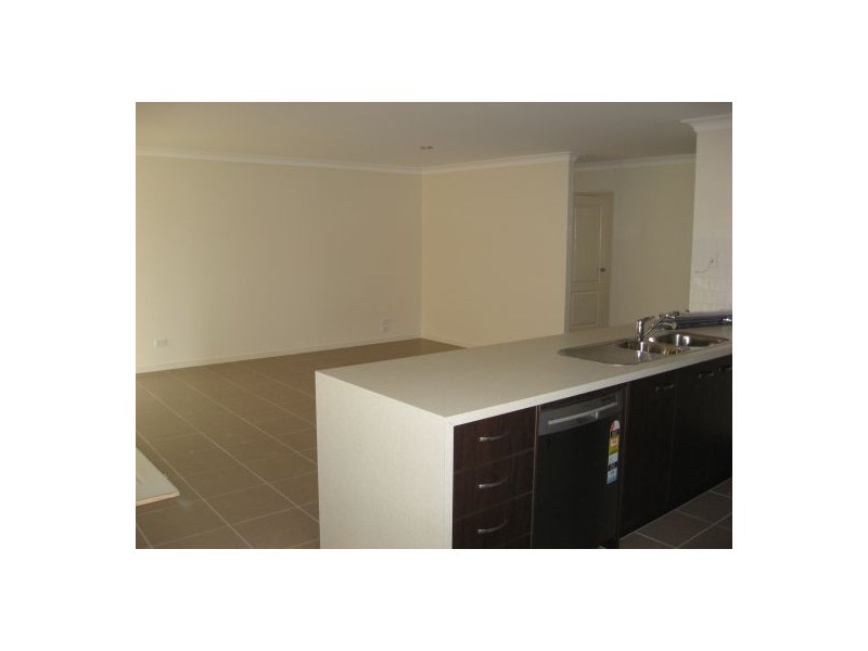 6 Endeavour Way, Eli Waters QLD 4655