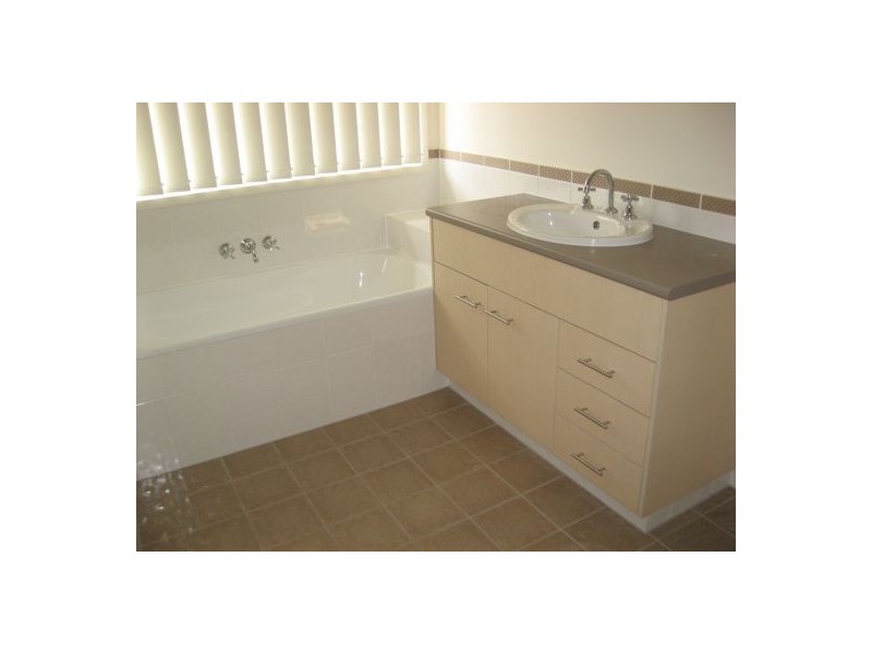 6 Endeavour Way, Eli Waters QLD 4655