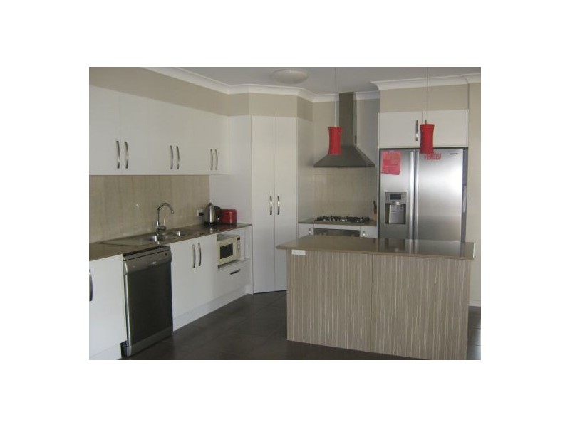 24 Kingsbarn, Wondunna QLD 4655