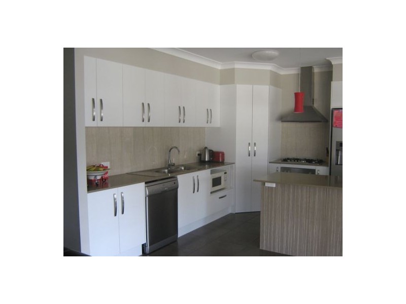 24 Kingsbarn, Wondunna QLD 4655