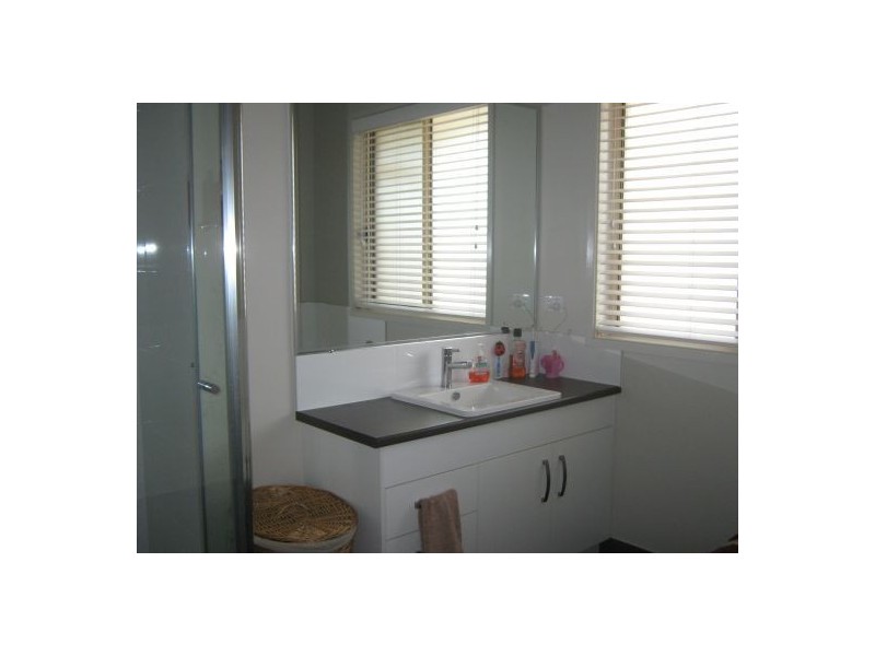 24 Kingsbarn, Wondunna QLD 4655