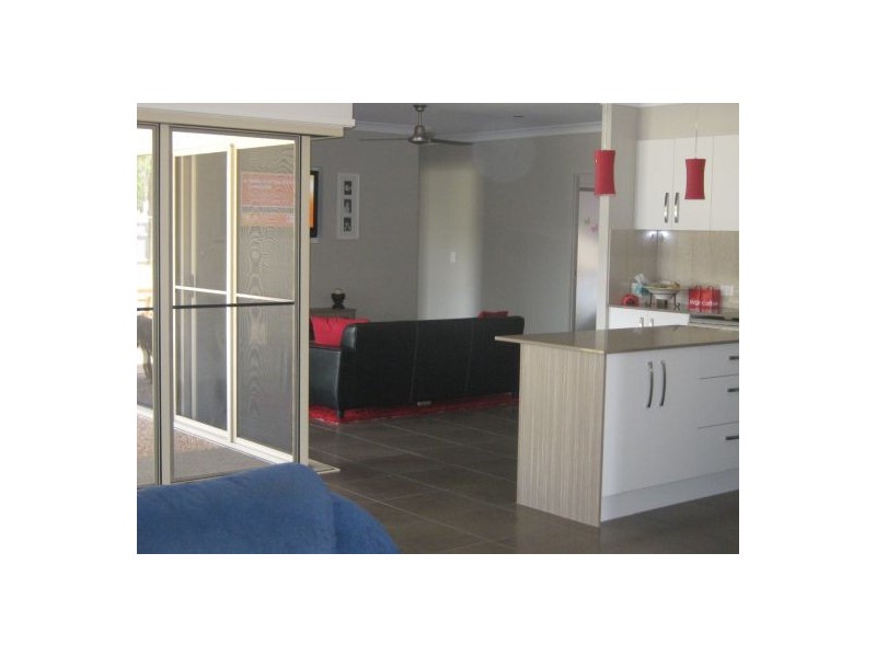 24 Kingsbarn, Wondunna QLD 4655