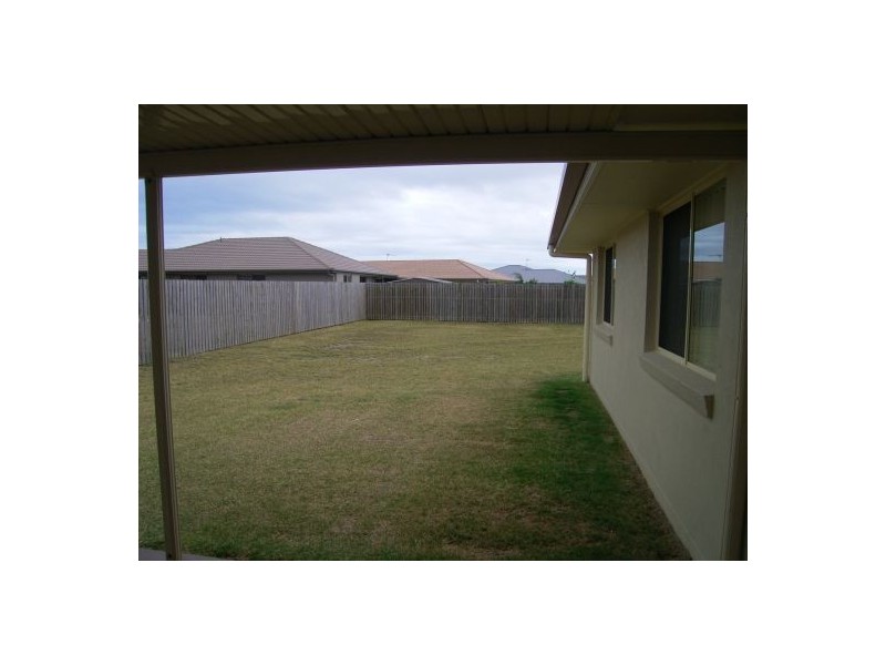 4 Lady Nelson Drive, Eli Waters QLD 4655