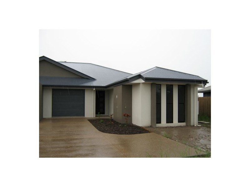 2/5 Golden Grove Court, Eli Waters QLD 4655