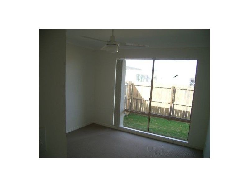 1/6 Golden Grove Court, Eli Waters QLD 4655