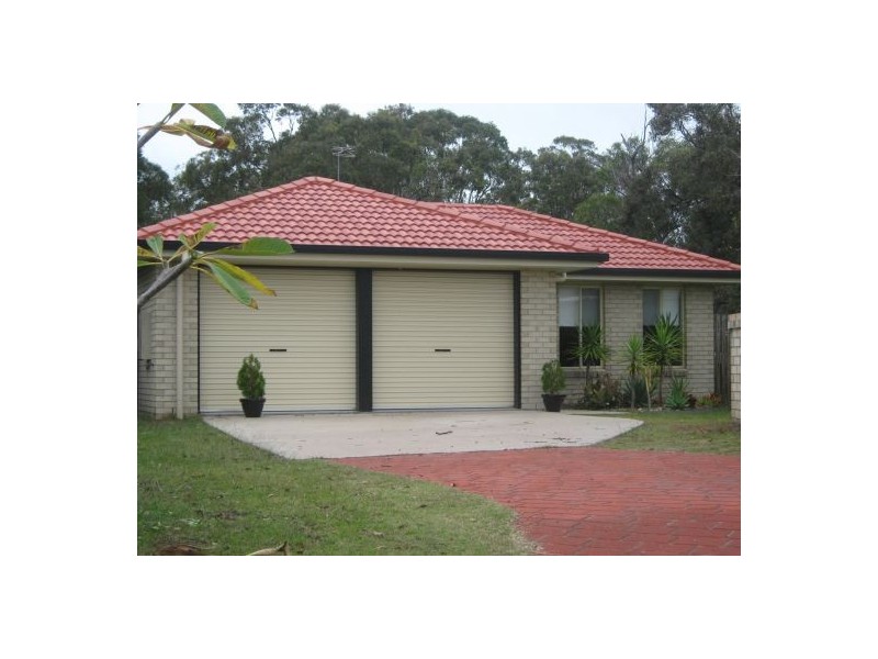 16 Whipbird Court, Urangan QLD 4655