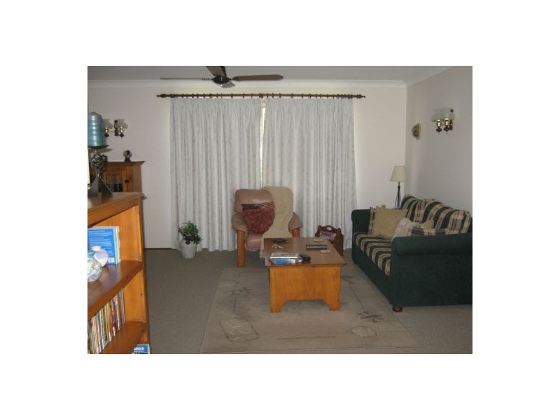 28 Garden Drive, Urangan QLD 4655