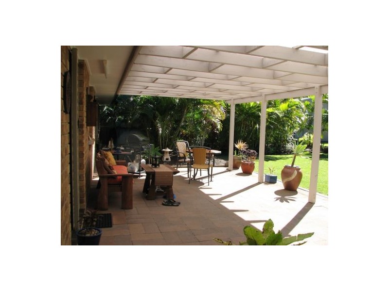 28 Garden Drive, Urangan QLD 4655