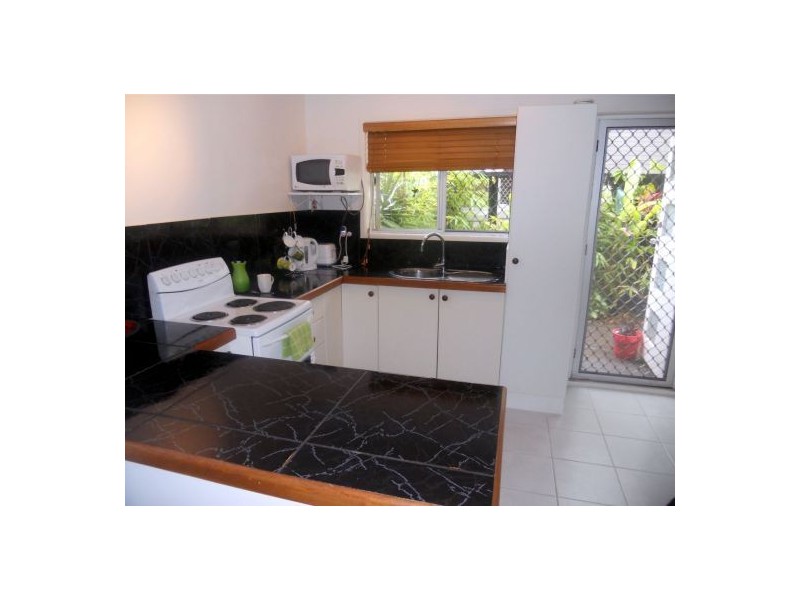 5/5 Mckean, Scarness QLD 4655