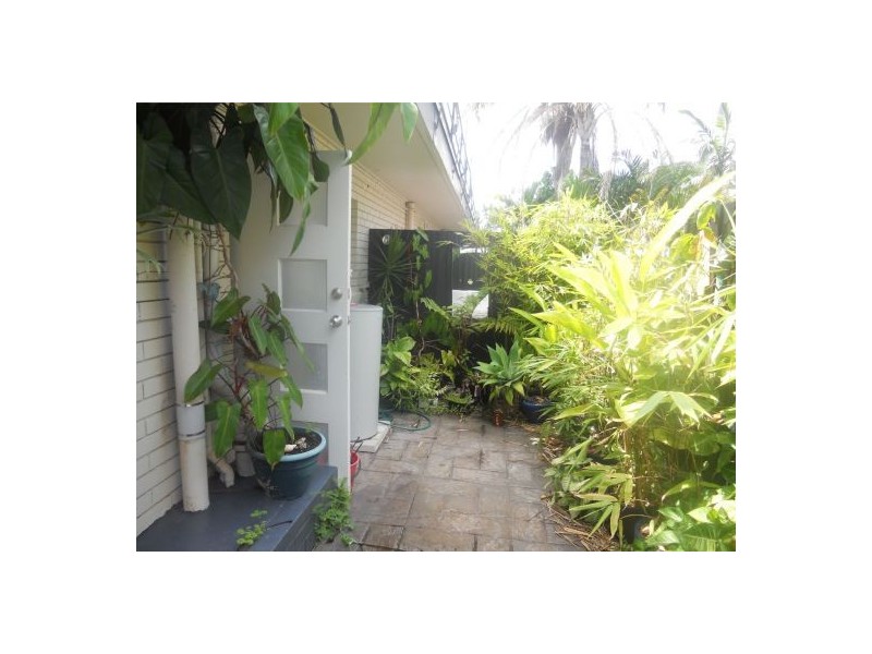 5/5 Mckean, Scarness QLD 4655