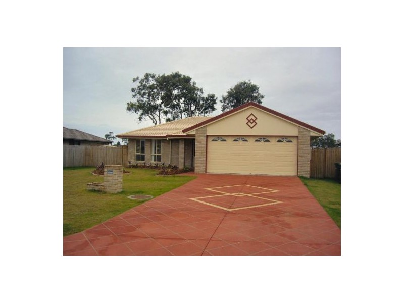 15 Golden Grove Court, Eli Waters QLD 4655