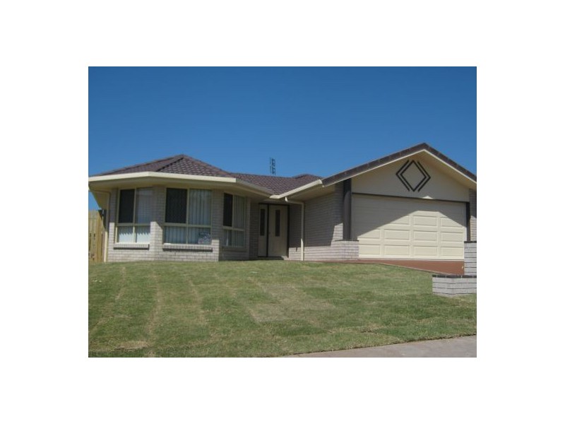 16 Crystal Court, Urangan QLD 4655