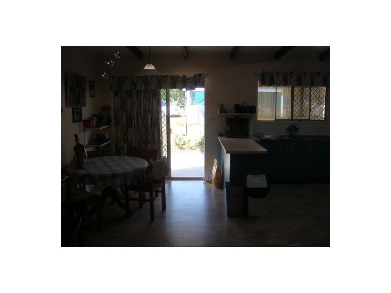 21 Caringa St, Urangan QLD 4655
