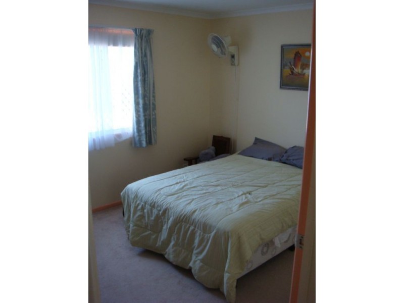 21 Caringa St, Urangan QLD 4655