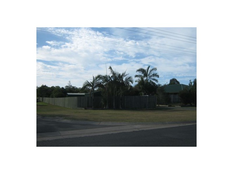 14 Walkers, Urangan QLD 4655