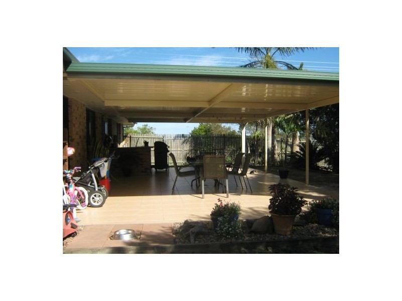 14 Walkers, Urangan QLD 4655